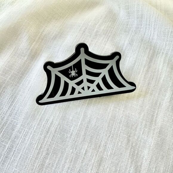 Halloween black and white web hair claw - Picture 1 of 5